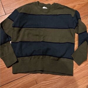 Size small boys gap shirt